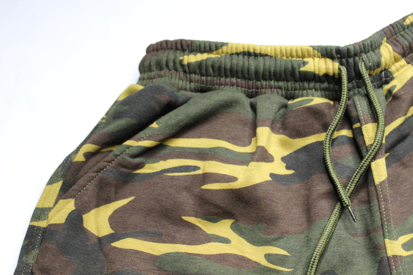 Classic Fit Camouflage Cotton Embroidered Cargo Shorts.